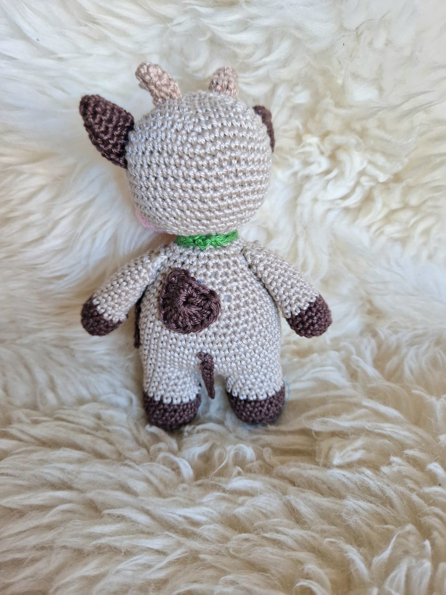 Gehäkeltes Kuscheltier beige Kuh. Perfektes Geschenk