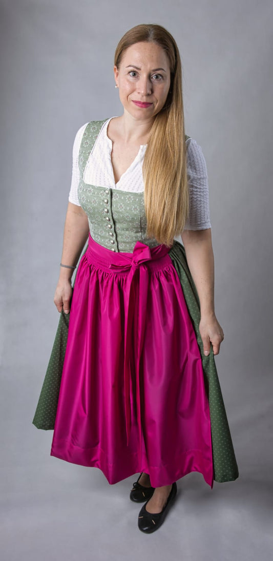 Dirndlkleid in Grün mit Schürze